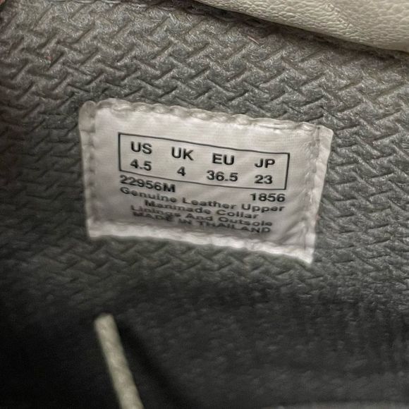 Pink Timberlands - Picture 11 of 11